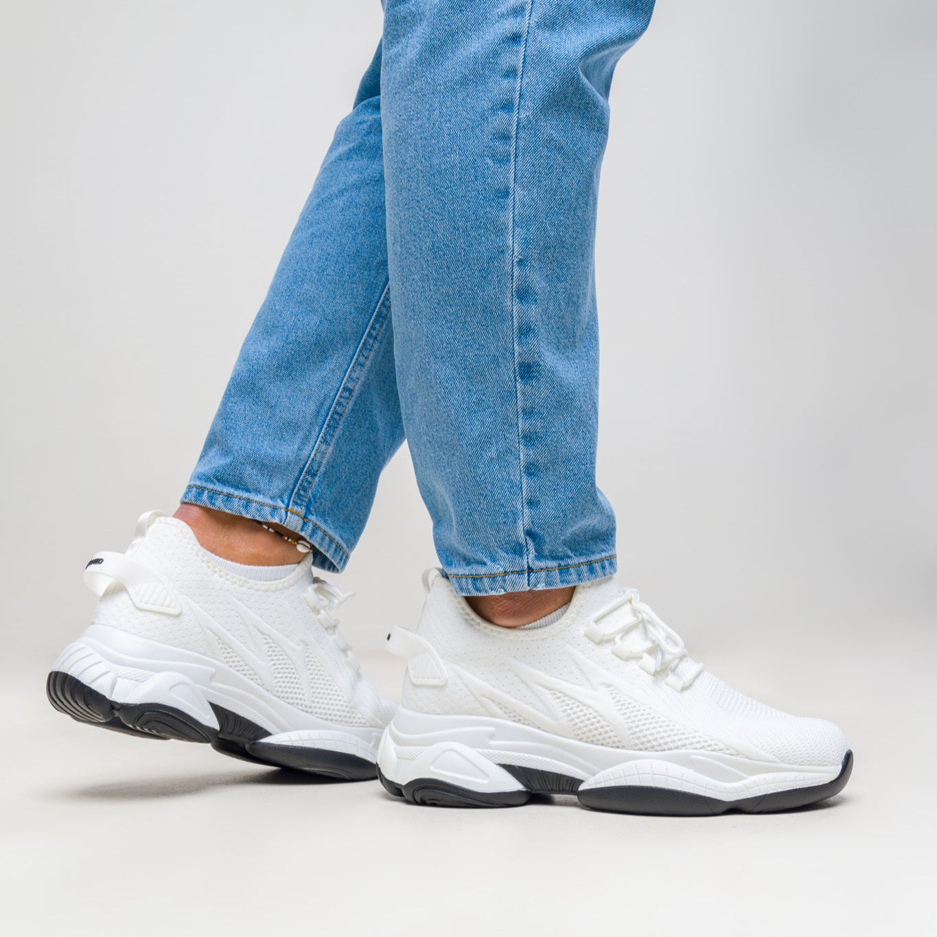 CloudRunner – Zapatilla Deportiva Ultraligera